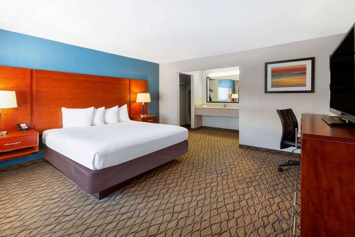 Room 30 of 49