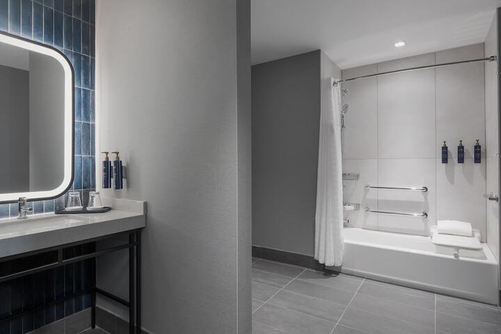 Hotel Avail Rogers Tapestry Collection by Hilton