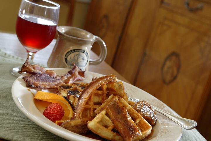 Breakfast/Coffee Service 35 of 47