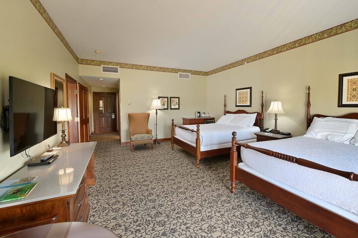 Carlisle Inn Sugarcreek