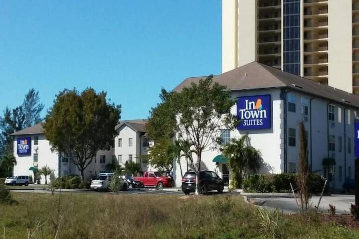 Hotel 5 of 25