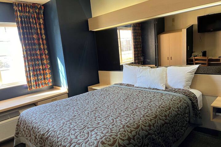 Room 43 of 58
