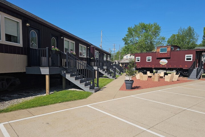 Sugarcreek Village Inn