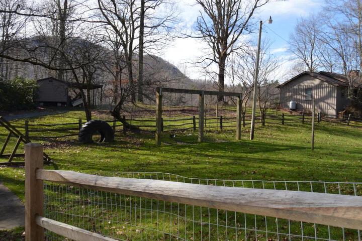 Linville Falls Campground RV Park, and Cabins