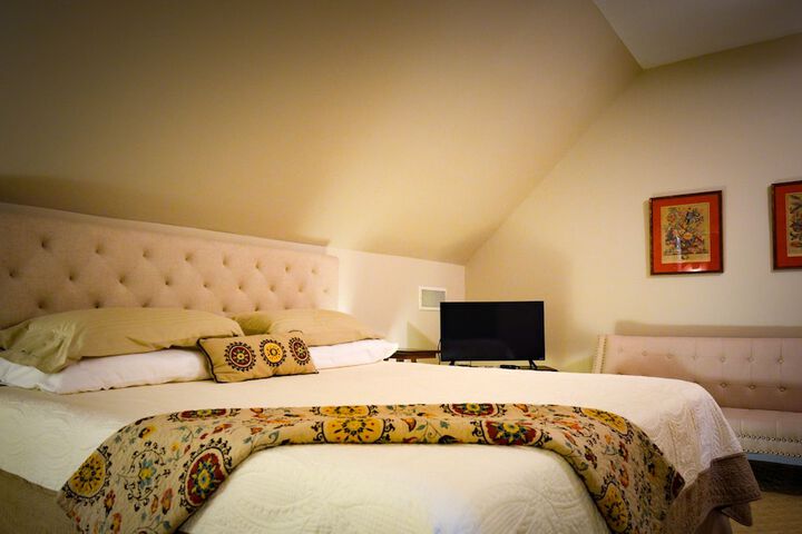 Clermont Bluffs B & B