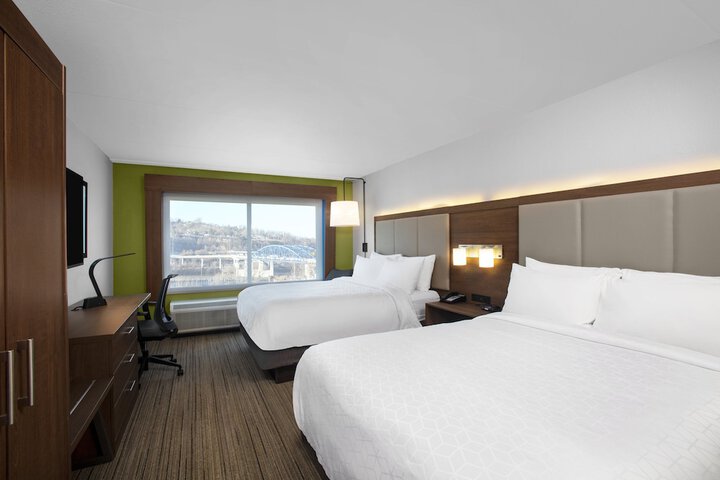 Holiday Inn Express Charleston-Civic Center by IHG