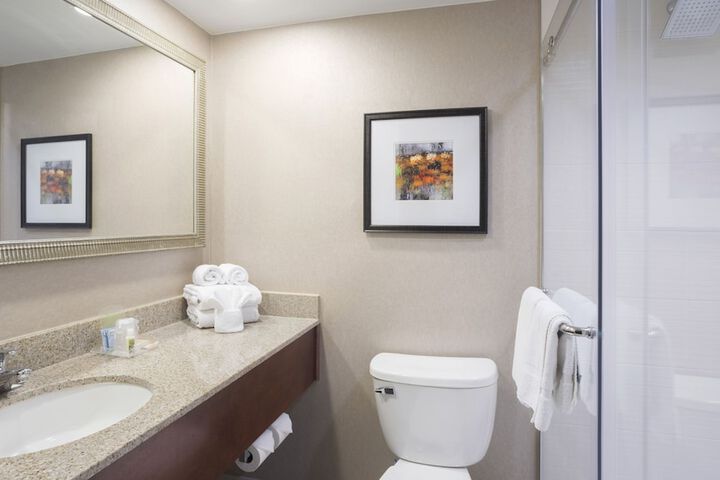Holiday Inn Cincinnati-Riverfront by IHG
