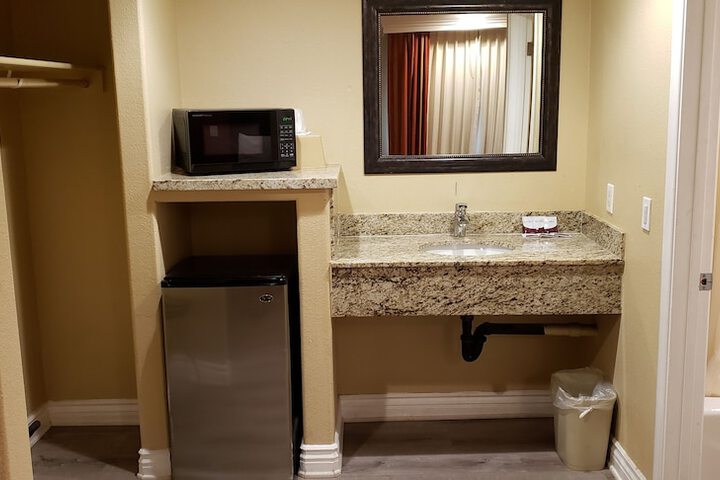 Room 25 of 35