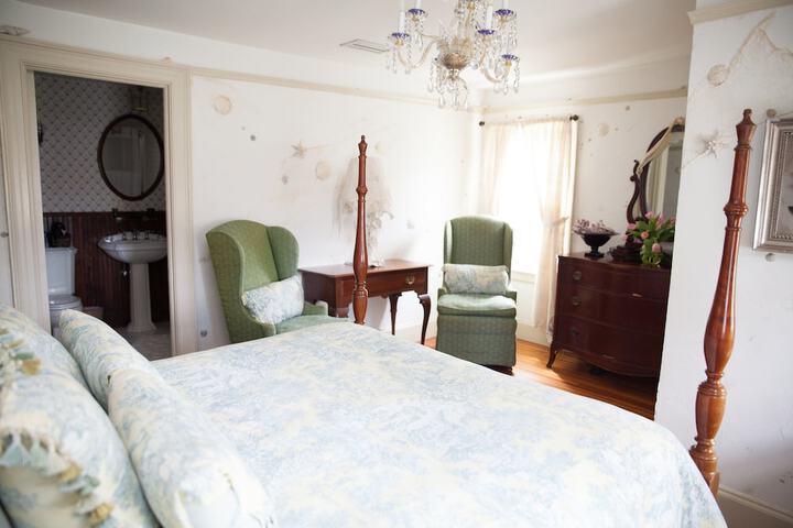 Room 21 of 74