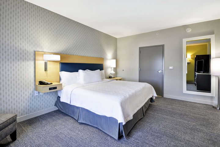 Room 15 of 42