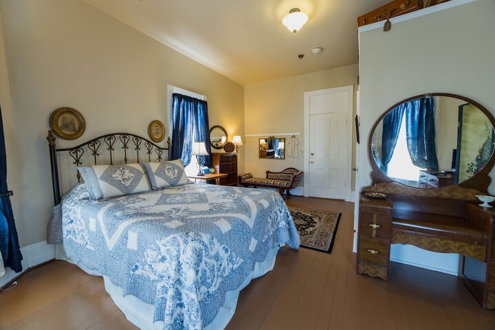 Room 15 of 32