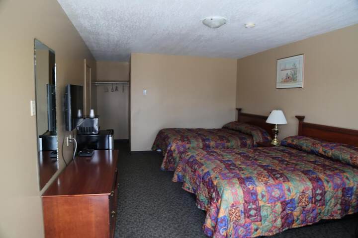 Room 5 of 9