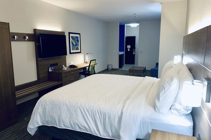 Room 10 of 35