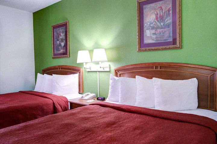 Room 15 of 37