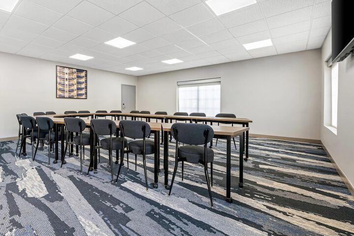 Comfort Inn & Suites River City Decatur