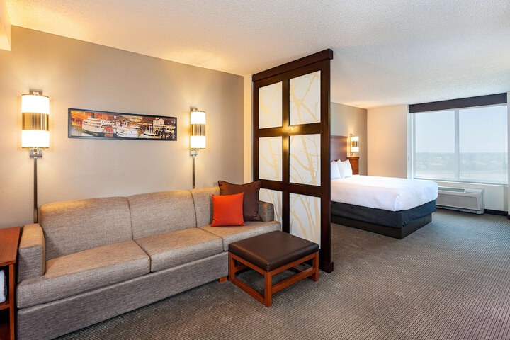 Room 13 of 25