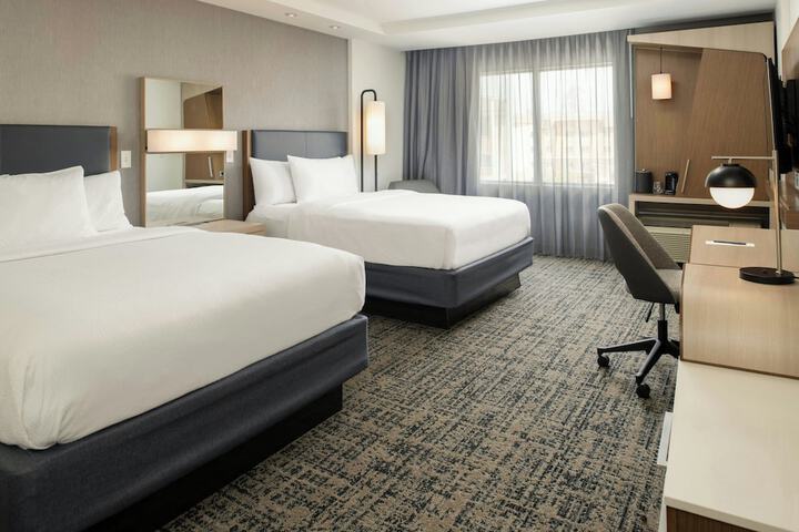 Courtyard by Marriott Houston City Place