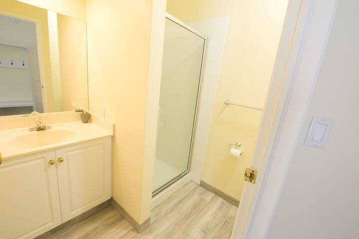 Room 32 of 48