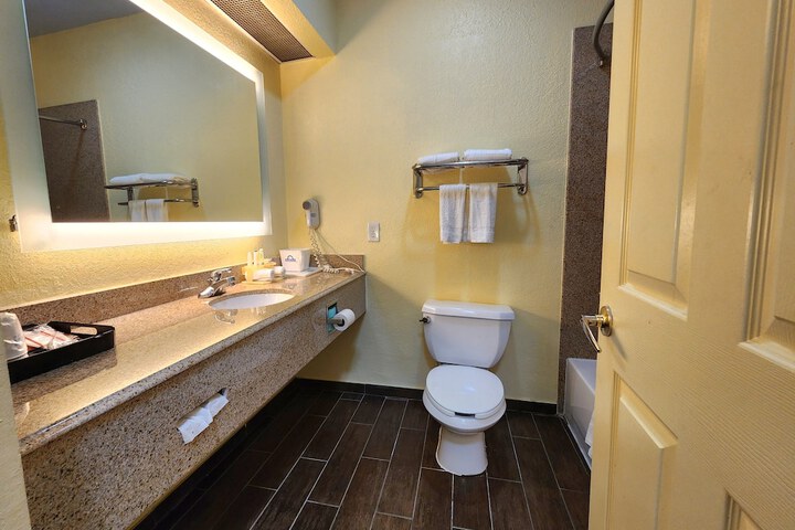 Studio 6 Suites – Pasadena TX