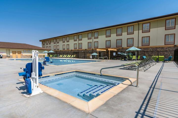 Pool 4 of 32