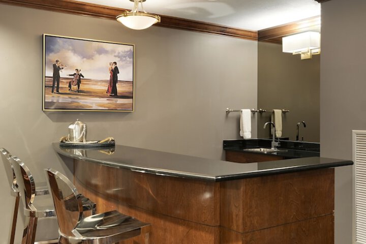 Des Lux Hotel