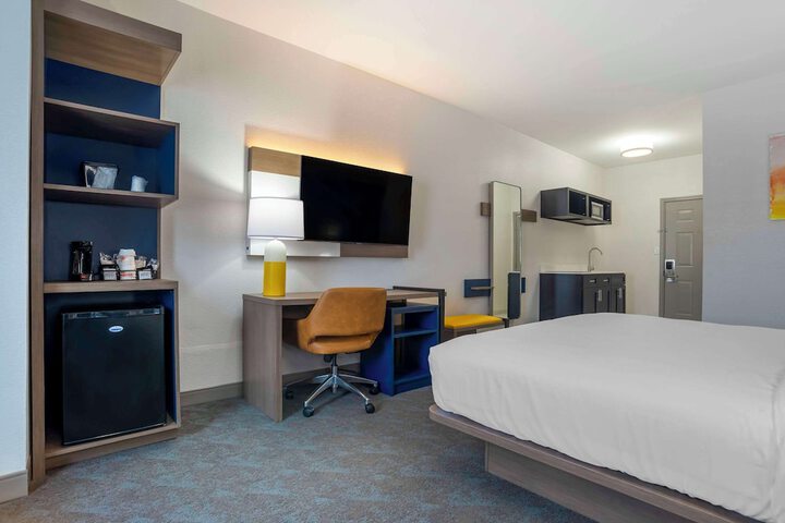 Room 41 of 53