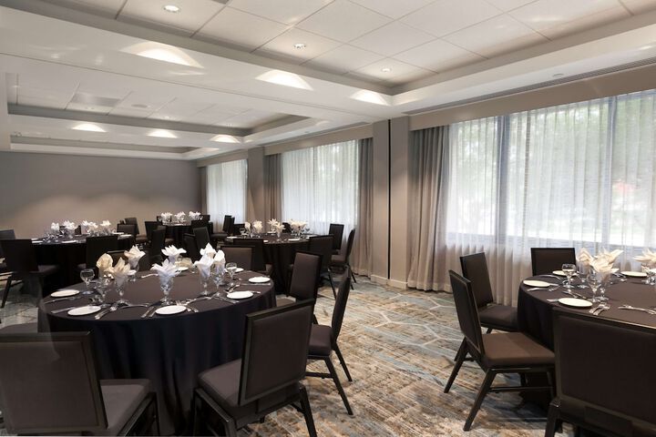 DoubleTree by Hilton Hotel & Suites Houston by the Galleria