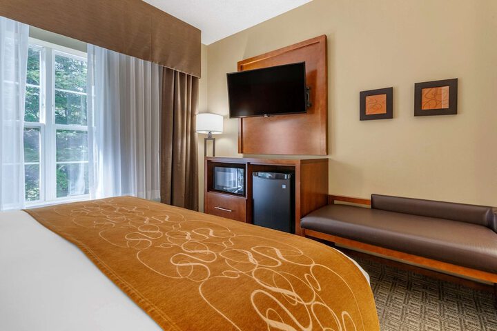 Room 27 of 49