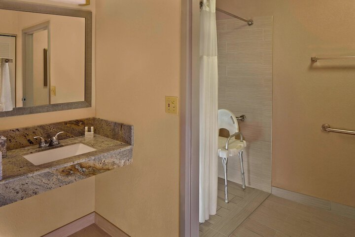 Room 44 of 73