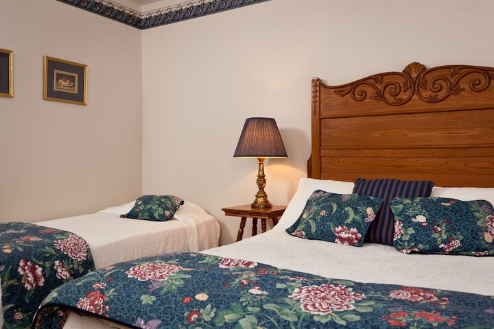 The White Oak Inn