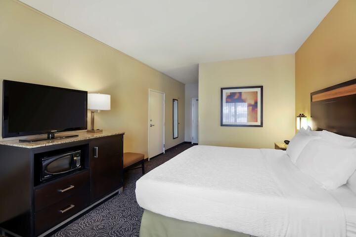 Room 20 of 34