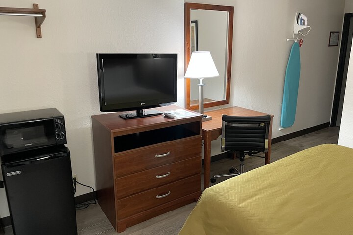 Room 32 of 50