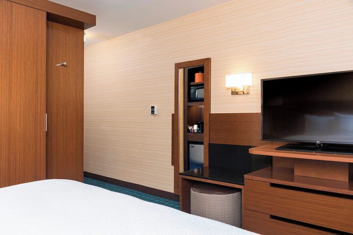 Room 15 of 27