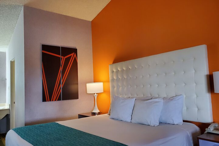 Room 18 of 24