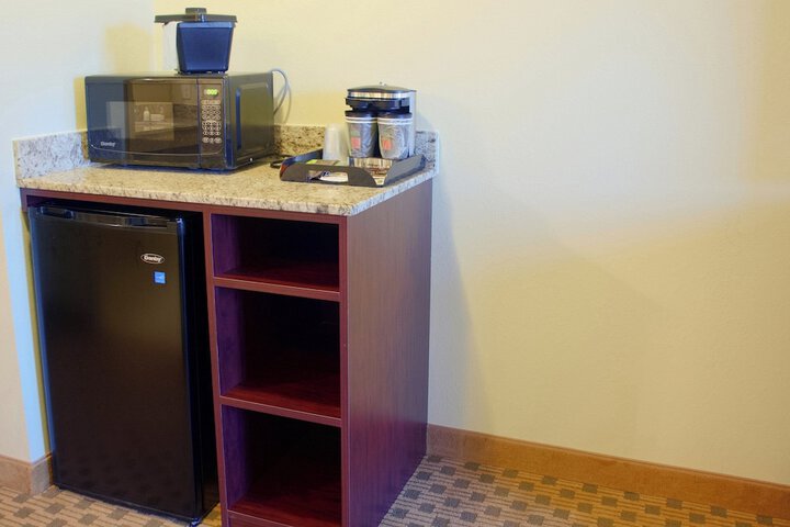 Cobblestone Inn & Suites - Winterset IA