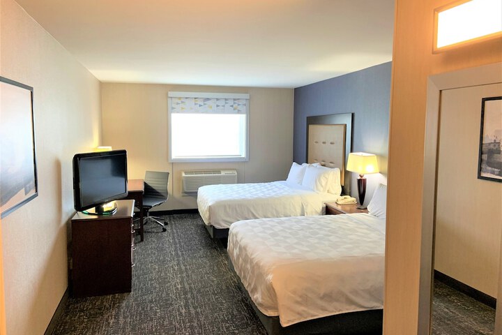 Room 33 of 70