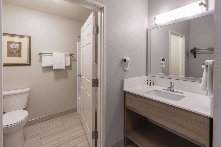 Room 28 of 54