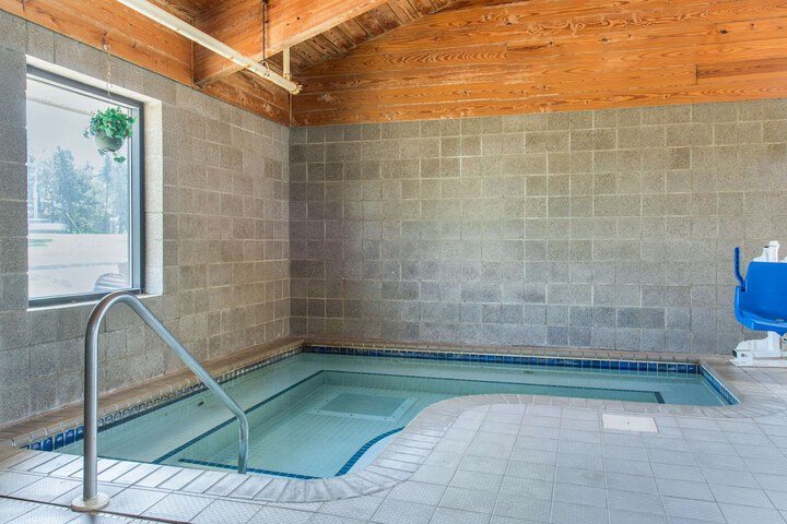Pool 13 of 64