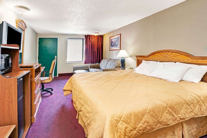Room 13 of 17