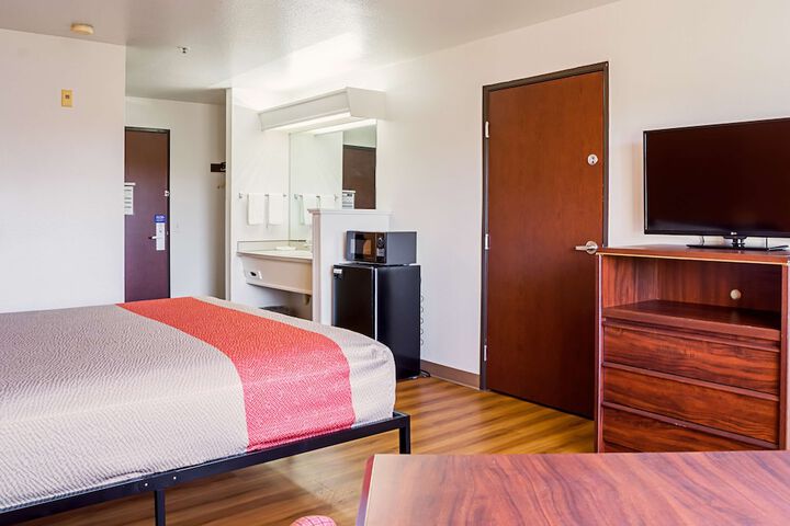 Room 29 of 35