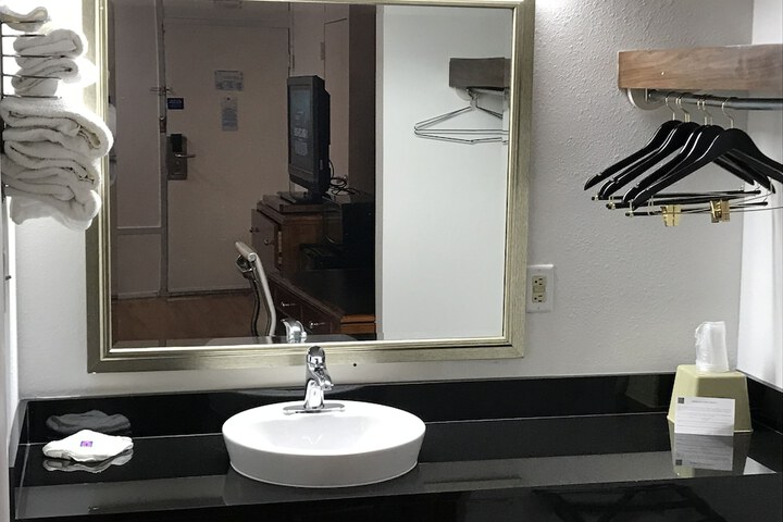 Room 14 of 46