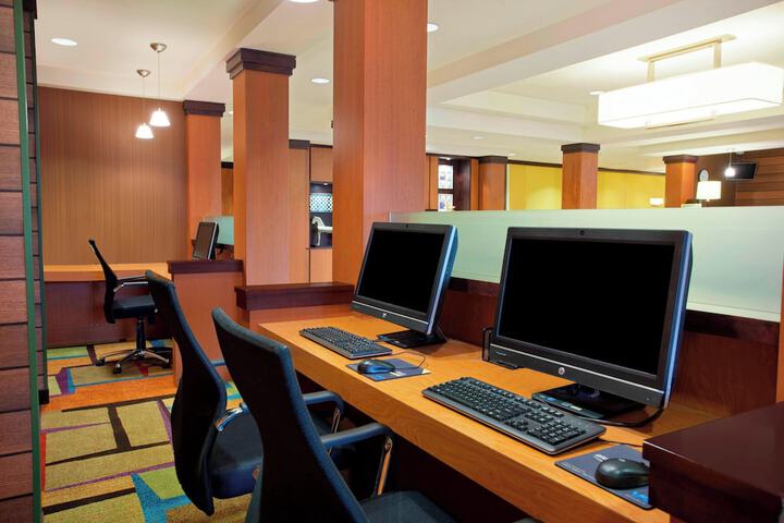 Fairfield Inn & Suites by Marriott Detroit Metro Airport Romulus