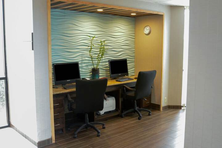 Business Center 36 of 36