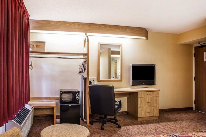 Room 8 of 23