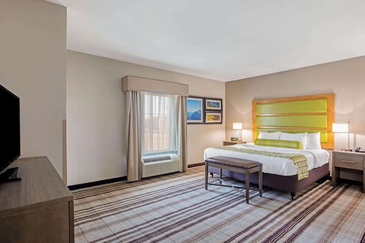 Room 48 of 62
