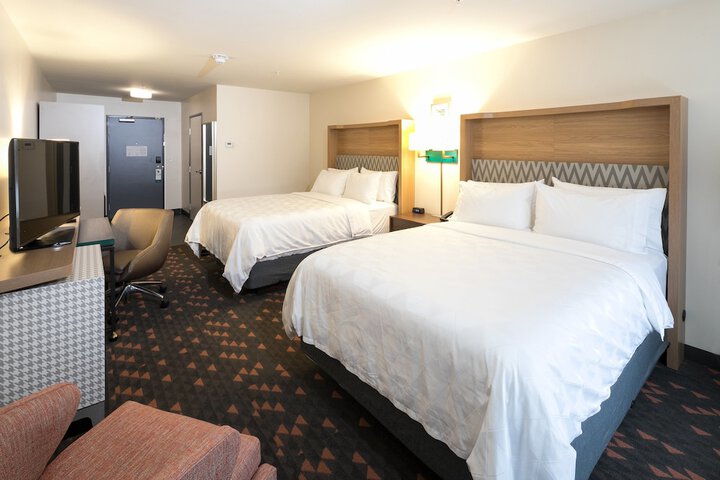 Holiday Inn Hotels and Suites Mount Pleasant by IHG