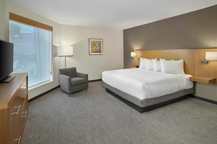 DoubleTree by Hilton Edmonton Downtown