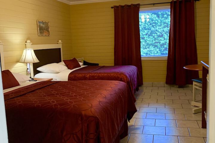 Room 35 of 79