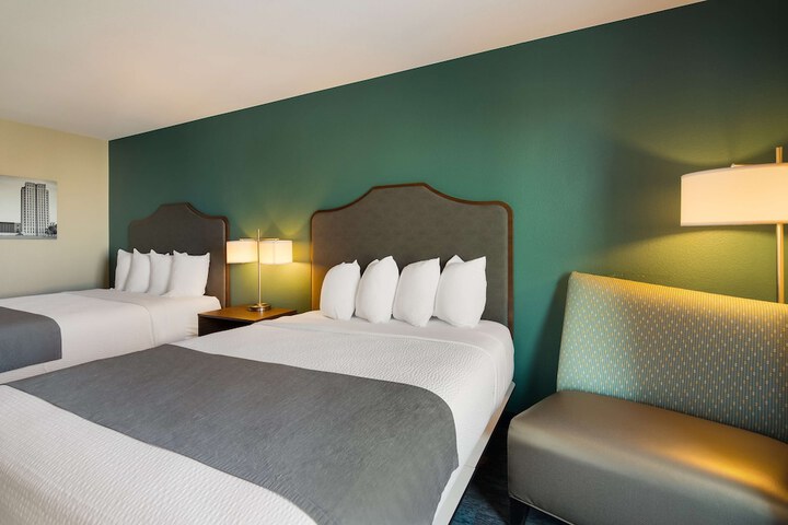 Room 18 of 29