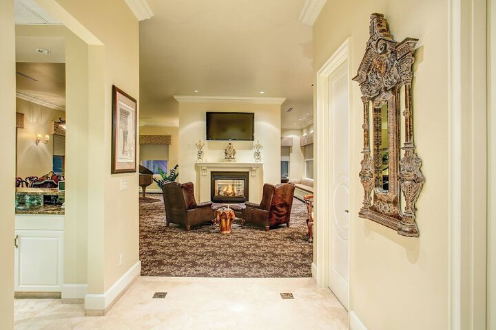 Davenport Hotel Autograph Collection